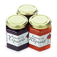 Plum, blueberry and peach jams
